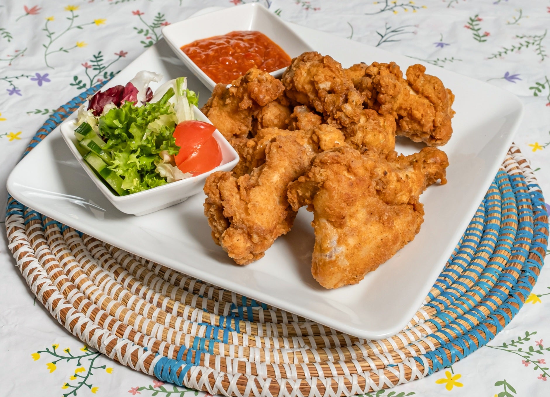 Chicken Wings with Pasta or Potato Salad